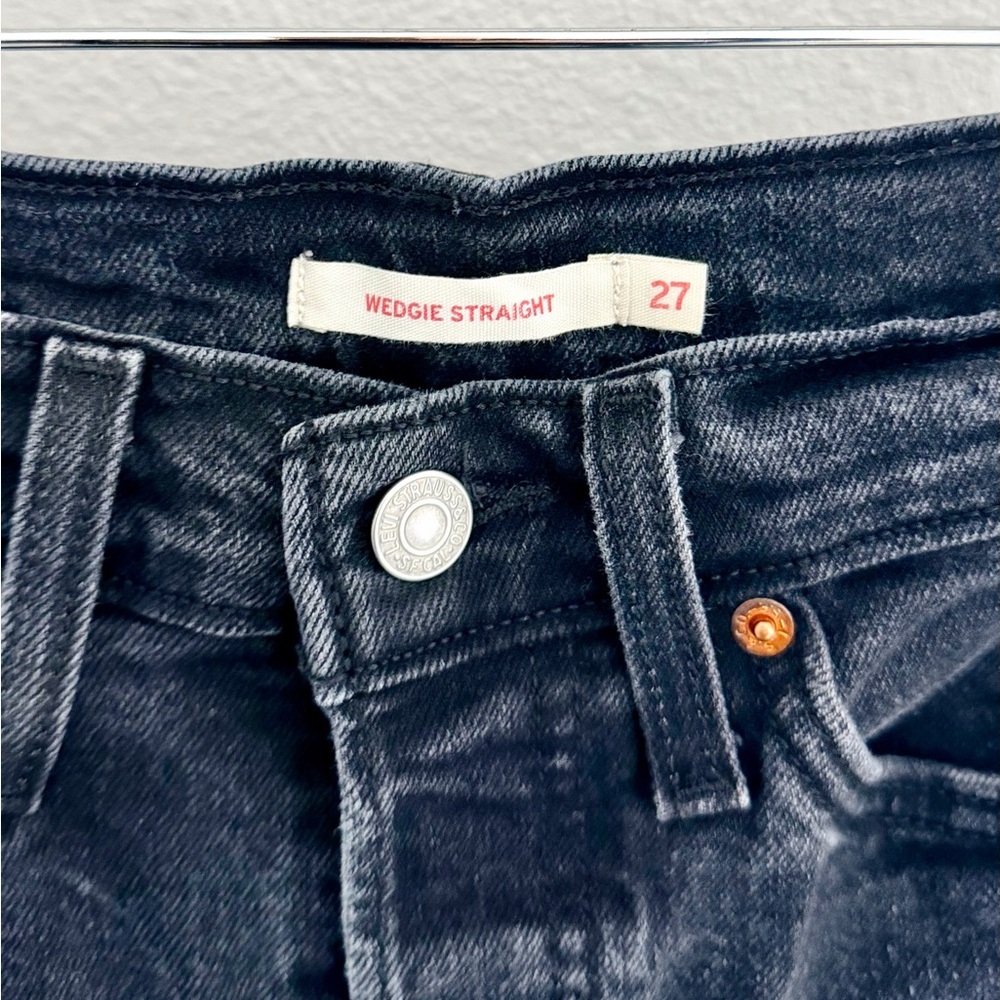 Levi’s Wedgie Straight Black High Rise Jeans - Picture 4 of 5